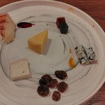 グランディール - チーズ盛り合わせ（クセもの）