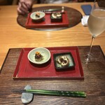 水のや - 内臓系のたたき(たしか)と渋皮栗のフリット(お通し)