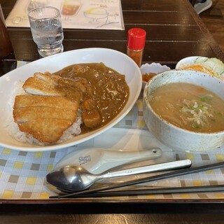 カフェドマデル_1