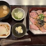 鉄板や 上方御堂 - ローストビーフ重