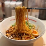 汁無麺専門店 赤秋 - 油そばトッピング背脂マシ