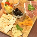 和牛をクラフトビールでたしなむ ミートマフィア - 