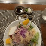 鉄板焼 但馬 - サラダ。ボリュームたっぷり。特にマクワウリが甘味があって美味しかった。