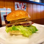 ダグズ・バーガー - 【ダグズ・ツナステーキバーガー】(¥1780)