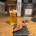 Yakitori＆wine Barsamico - 白レバー　　サッポロクラシック