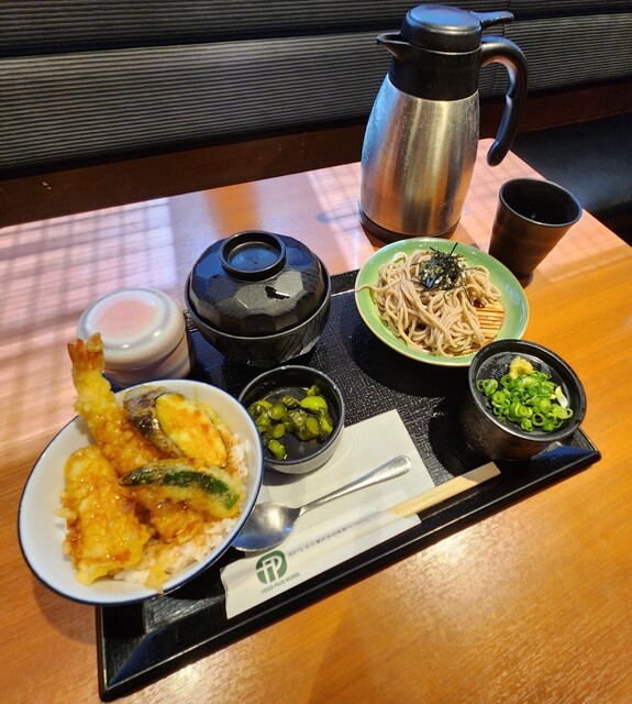 Osakana Kazoku Sasebo Gobangai Ten