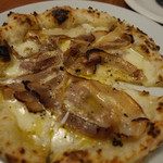 PIZZA ガレリア - プロボラアフミカータと自家製スモークハム！