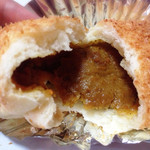 ぱん工房えんじぇる - 激辛カレーパンの中身