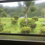 Beans cafe .miyama - この日は雨わしが強めでした。中から見渡せるようになっててほっこりします。