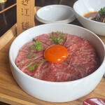 近江牛ステーキとがぶ飲みワイン ニクバルモダンミール 大津店 - 