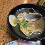 鈴木旅館 - 見たことない大きさのアサリ汁にびっくりです～！