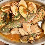 トラットリア・築地パラディーゾ - 自家製チェリートマトソースとバジルのアクアパッツァ