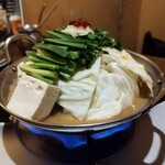 九州料理 二代目もつ鍋わたり - 国産和牛の小腸のみを使用した こだわりのもつ鍋　醤油味1,980円