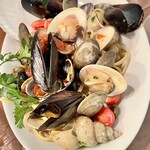 トラットリア・築地パラディーゾ - 貝類とチェリートマトのペスカトーレ風リングイネ