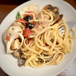 トラットリア・築地パラディーゾ - 貝類とチェリートマトのペスカトーレ風リングイネ