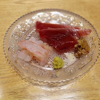 築地青空三代目 丸の内 - 鰹とボタンエビのお刺身