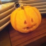 かみむら食堂 - ハロウィンの置物(店長作)