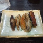 Yakiteba Izakaya Kachiteba - 141016名物かちてばいろどり5種盛り480円左から辛手羽、塩手羽、柚子コショウ手羽、わさび手羽、かちてば