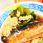 加賀 - たっぷり"ワカメ"に乗せられた、サックサクの"あげ玉"。