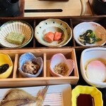 緑亭 - 温泉たまご、滋味小鉢、緑彩の盛り合わせ