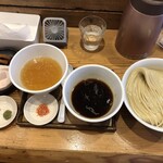 麺屋鈴春 - つけ麺(醤油＆塩)+藻塩・山葵