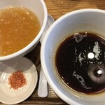 麺屋鈴春 - 醤油(コーチン油)+塩(えび油)