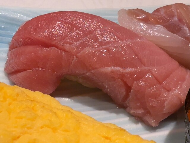 メニュー表があって明朗でリーズナブルに利用出来るお寿司屋さん