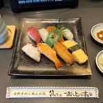 おしどり寿司 - 料理写真:見た目からしてそれなりのクオリティ