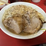 ラーメン二郎 一橋学園店 - 麺半分　野菜少なめ　にんにく　あぶら　からめ　900円