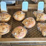 holoholo bakery&cafe - オリジナルキャラクター…?中はあんこ､ココナッツクリーム､きなこキャラメル♡