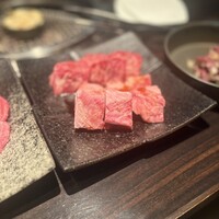 焼肉 青山外苑 - 中落ちカルビとカルビ