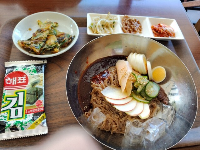 Umeda Korean to Nishoku Nabe Kanna