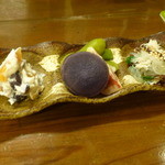なん天 - お通し（お通し（松葉蟹と春雨の酢の物、丹波黒豆の枝豆、加西の無花果、紫芋のレモン煮、黒ピーナツと柿の白和え）