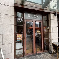 grigio la tavola - 