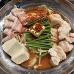 焼鳥もつ鍋だるま ときわ台店 - 辛いもつ鍋で汗を流す　1280円