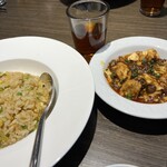 北京ダック専門店 民福・北京烤鴨店 銀座一丁目店 - これしか撮りませんでした　いつもの事です泣　左焼き豚チャーハン　右麻婆豆腐