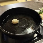 すき焼き キムラ - まずは牛脂を馴染ませて