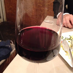 ミリオンダラー カフェ - グラスワイン（赤）600円