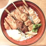 溜池 酉玉 - <'14/10/16撮影>限定 串焼丼 1100円 のつくね、レバー、笹身、焼鳥、長葱、しし唐、温泉玉子