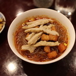 趙楊 - 四川屋台の名物料理（モツそば）