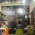 知貳茶館 - 料理は私達は台湾語は解らないんで入り口の壁に書いてあるメニューから友人が適当に選んで注文してくれました