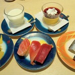 回転寿司やまと - 白粒貝　杏仁豆腐　プリン　小肌　まぐろ3貫