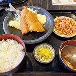 囲炉裏料理 うな革 和なり - 本当に美味しいアジフライ定食