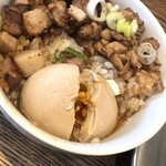 317978051 - 〆はブタメシに味玉トッピングのラーメン雑炊