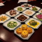 趙楊 -  十二種類の冷菜（前菜）