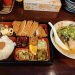曼陀羅 - 満腹らーめん定食