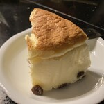 焼きたてチーズケーキ りくろーおじさんの店 JR新大阪駅中央口店 - 