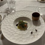 日光金谷ホテル - 秋刀魚のコンフィ　傍らの杉生地のぐい呑みには、出汁の効いた冷汁