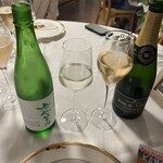 日光金谷ホテル - いつもの流儀で、　シャンパン、日本酒を同時に、勝手ペアリング　チビリチビリとやります。