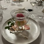 日光金谷ホテル - アヴァンデセール　白鳳のコンポートと紫蘇のグラニテ